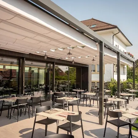 De La Tour Hotel Trelex